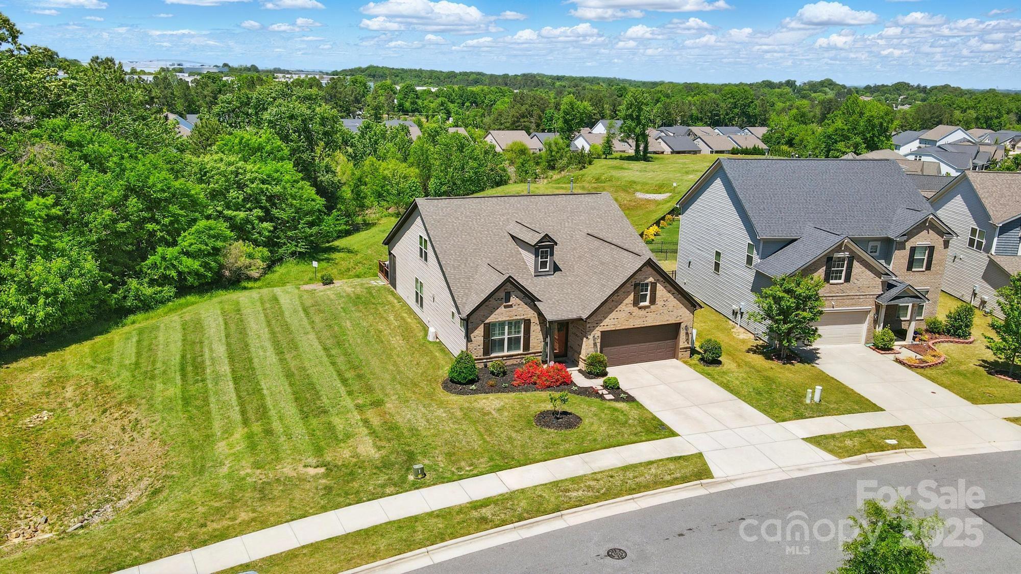 475 Hunton Forest Drive NW