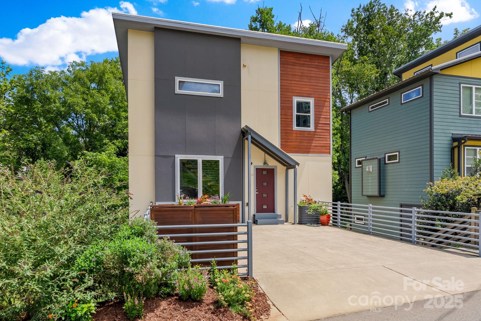 140 Waynesville Avenue