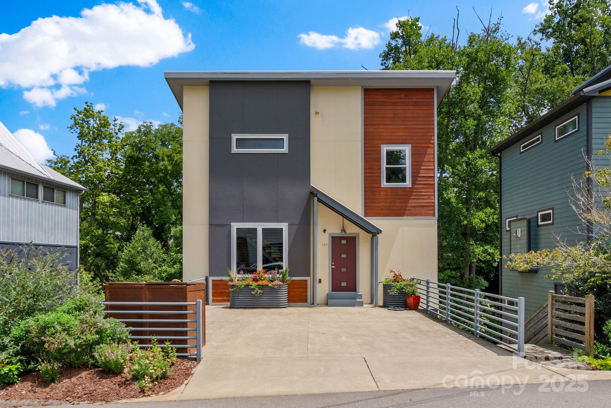 140 Waynesville Avenue