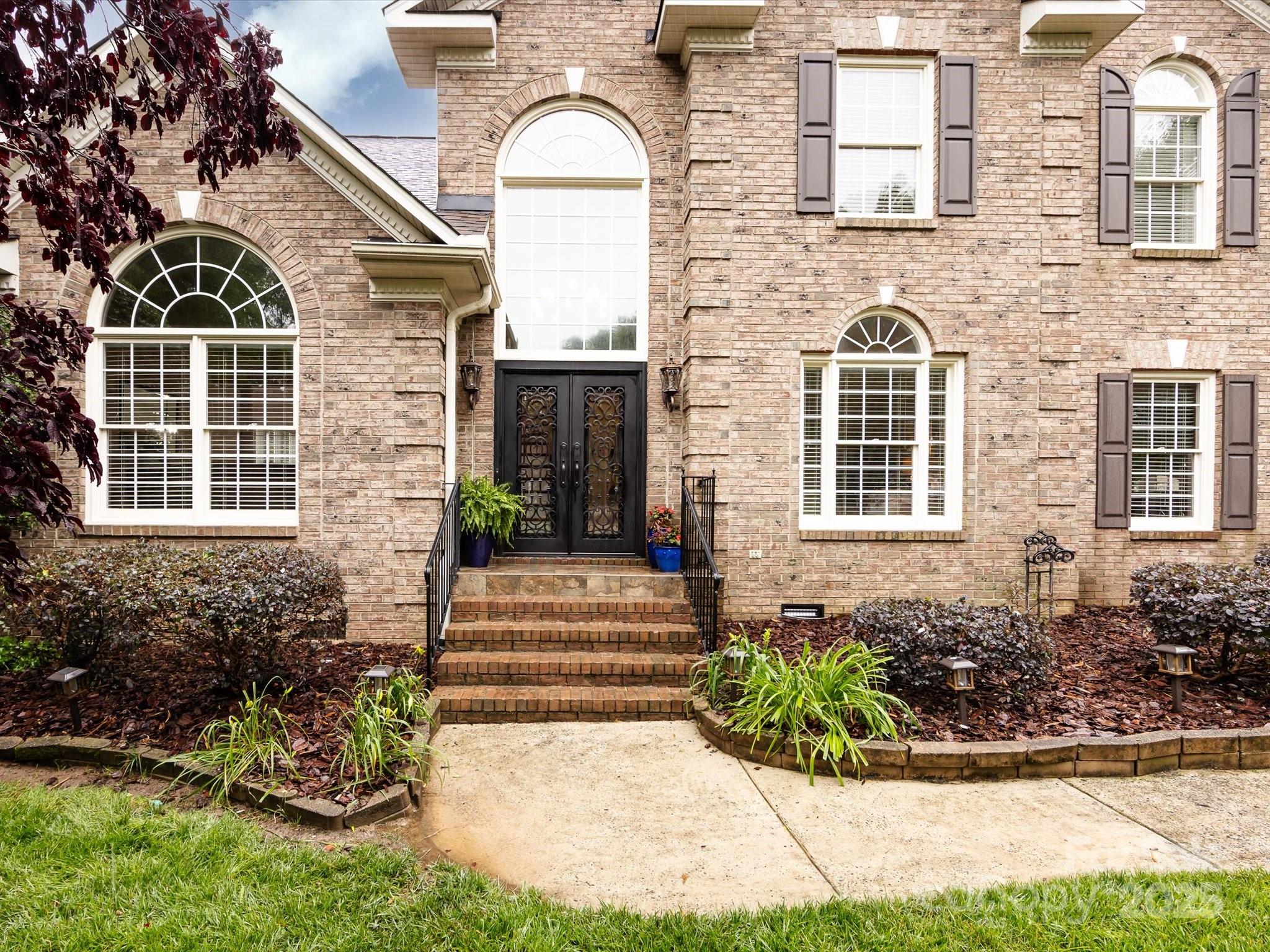 5621 Landale Court