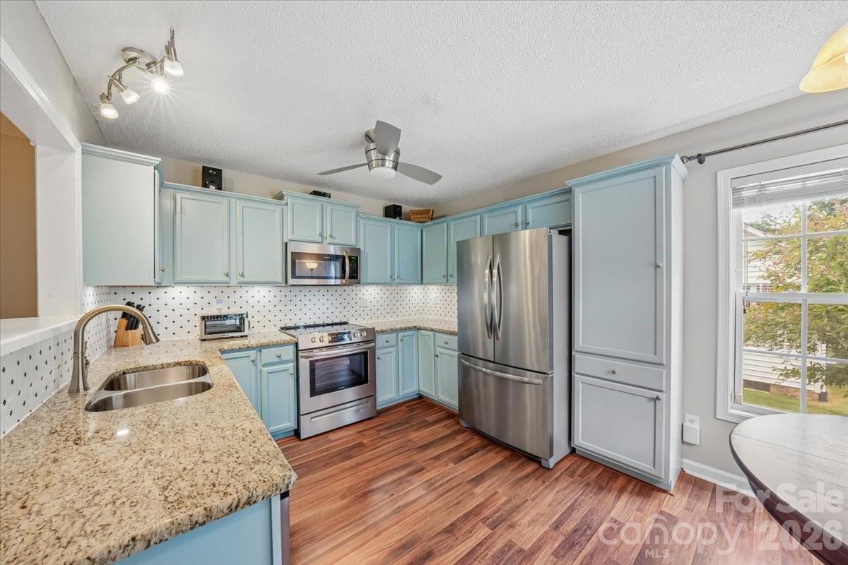 Avery Lake - Residential