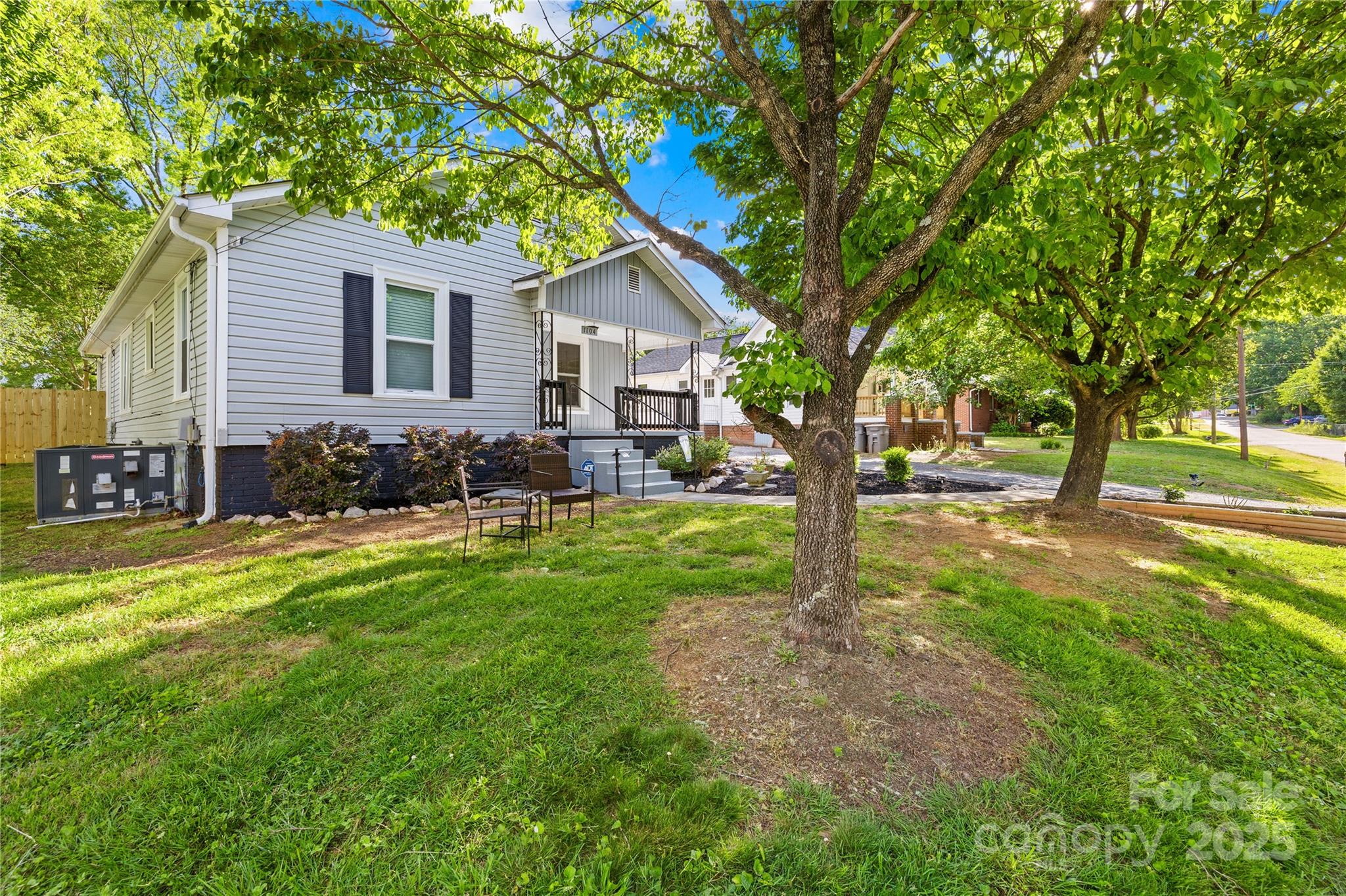 1104 Venus Street