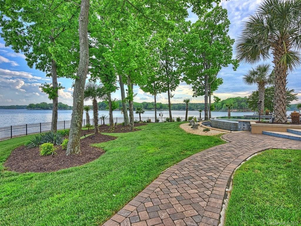 Pinnacle Shores - Residential