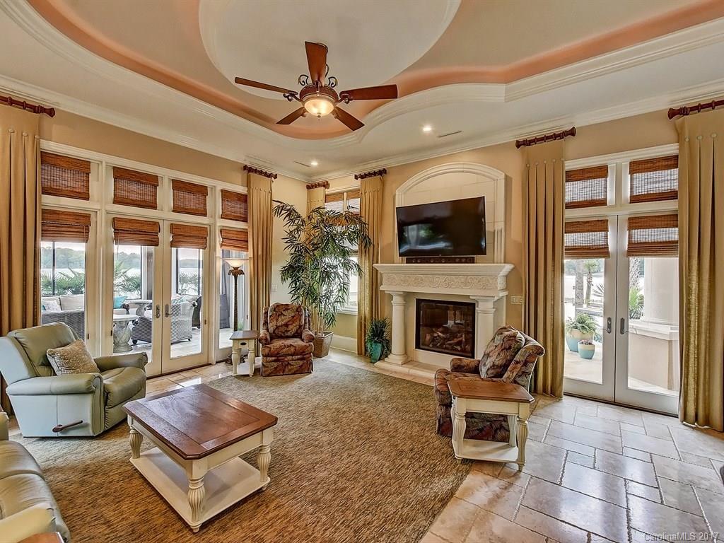 Pinnacle Shores - Residential