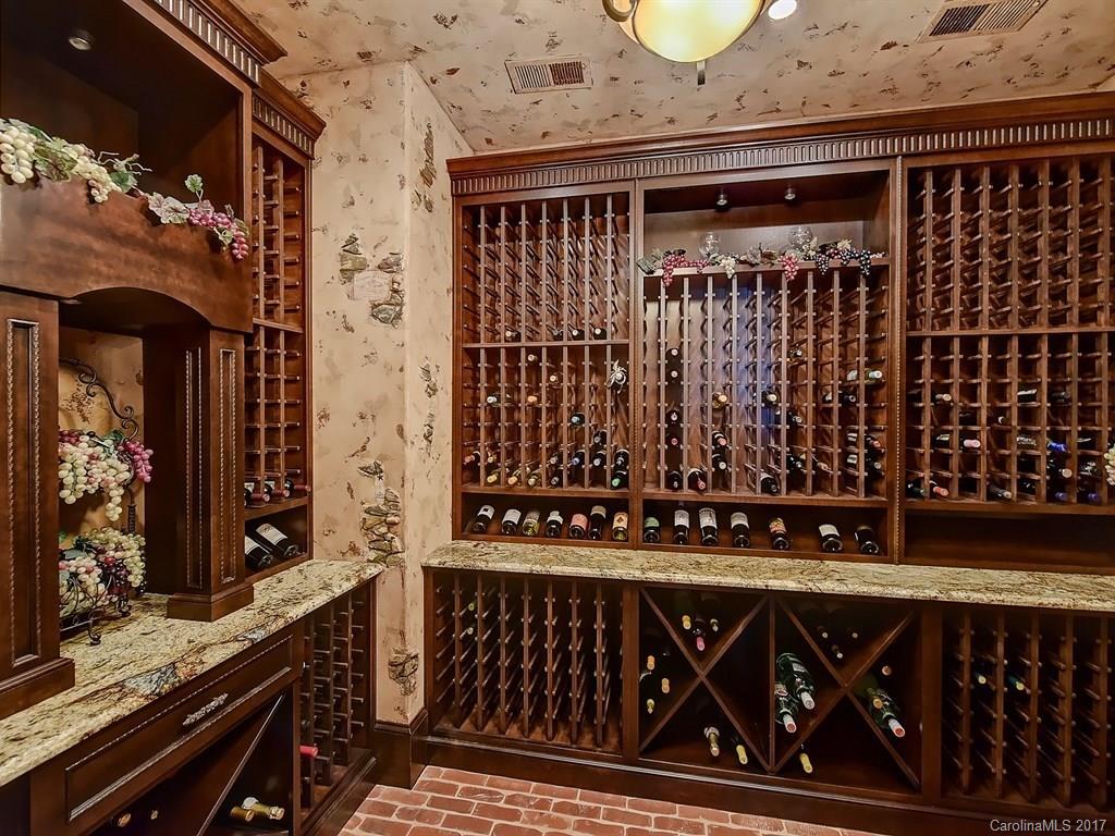 Pinnacle Shores - Residential