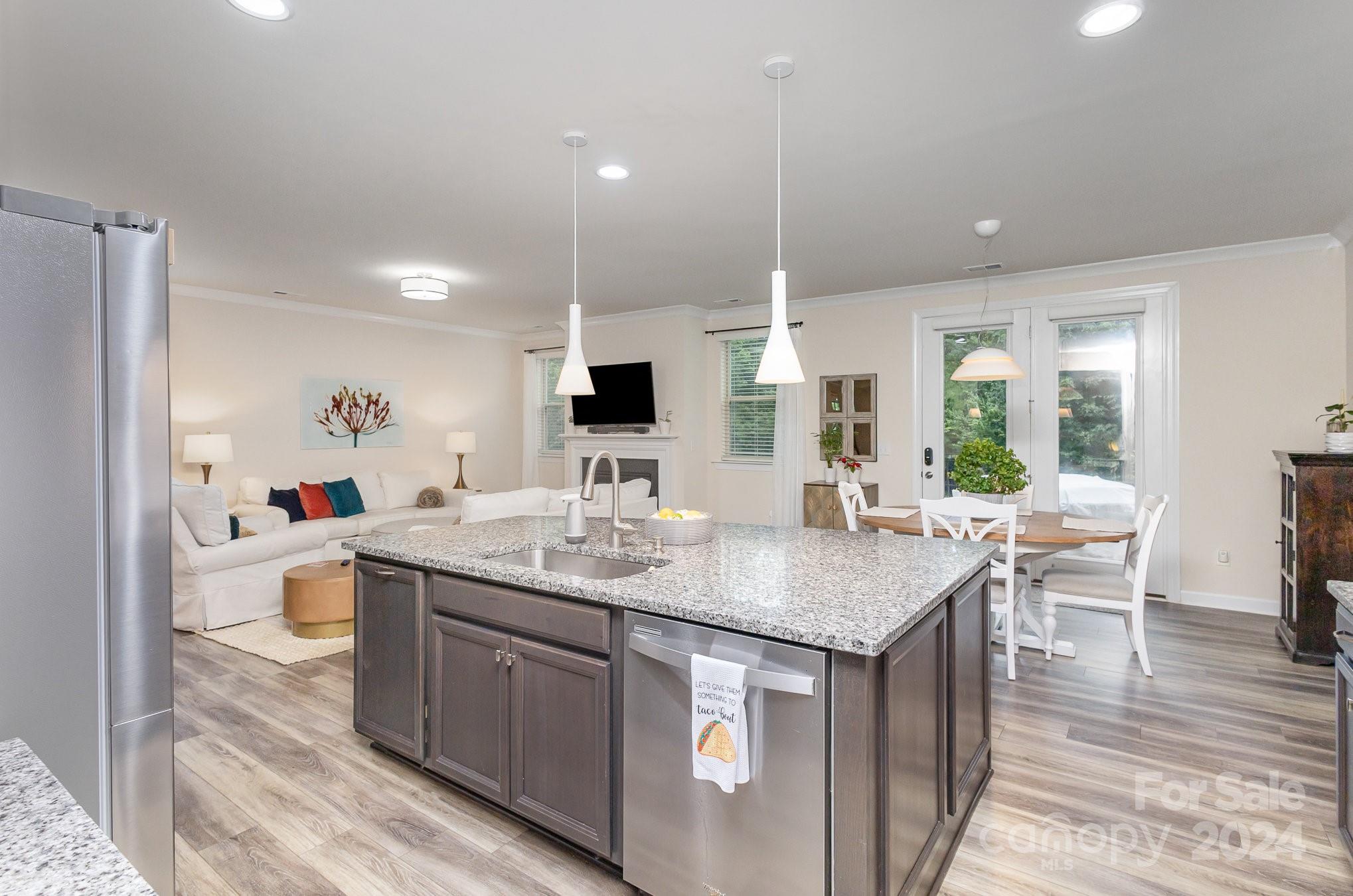 Lake Crest - Residential