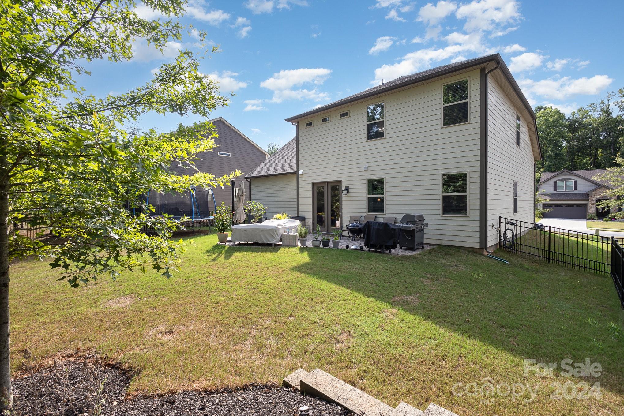 Lake Crest - Residential