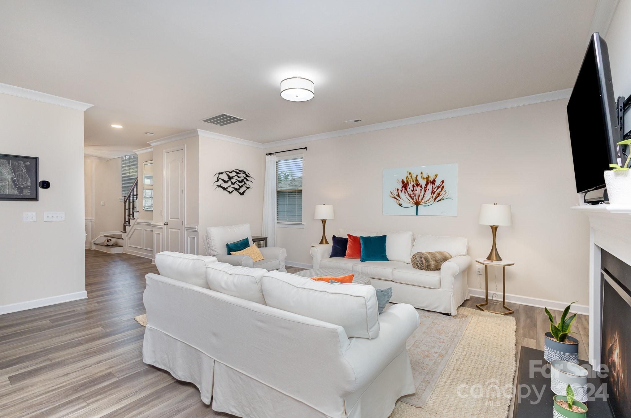 Lake Crest - Residential