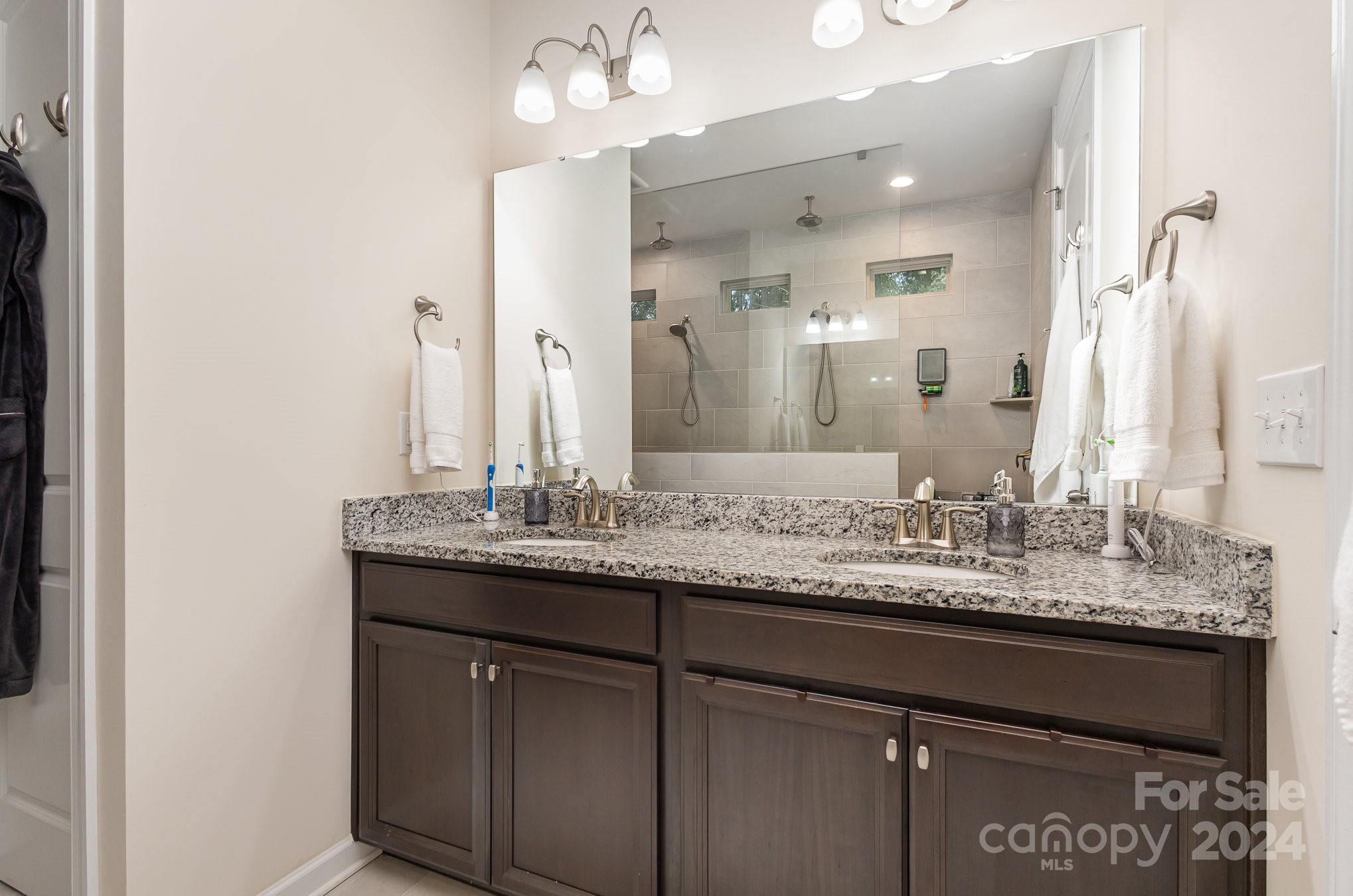 Lake Crest - Residential