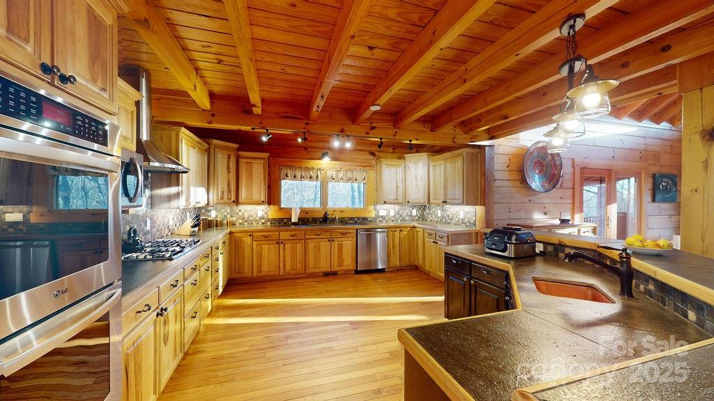 714 Heartwood Drive