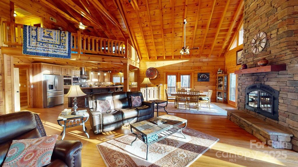 714 Heartwood Drive
