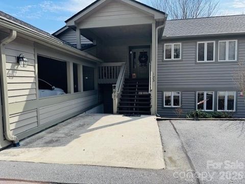 121 Burning Tree Lane 121 Flat Rock NC 28731