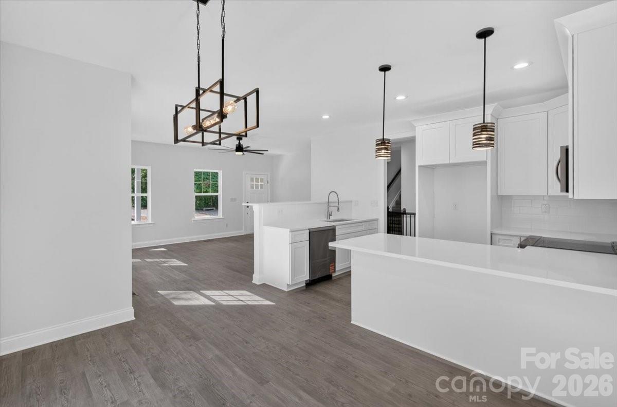 228 Hillside Avenue SW