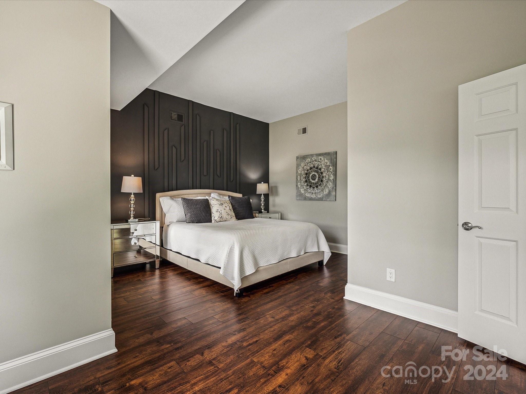 The Peninsula - Residential