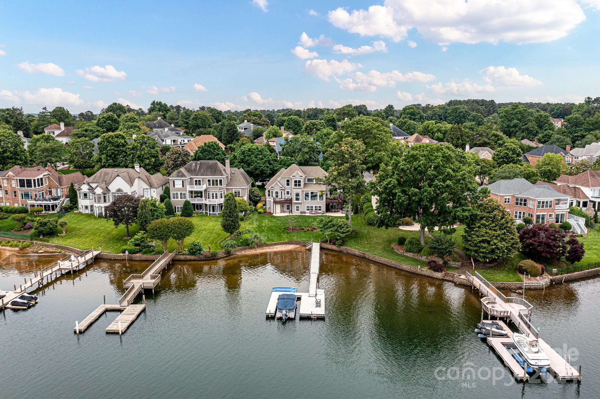 The Peninsula - Residential