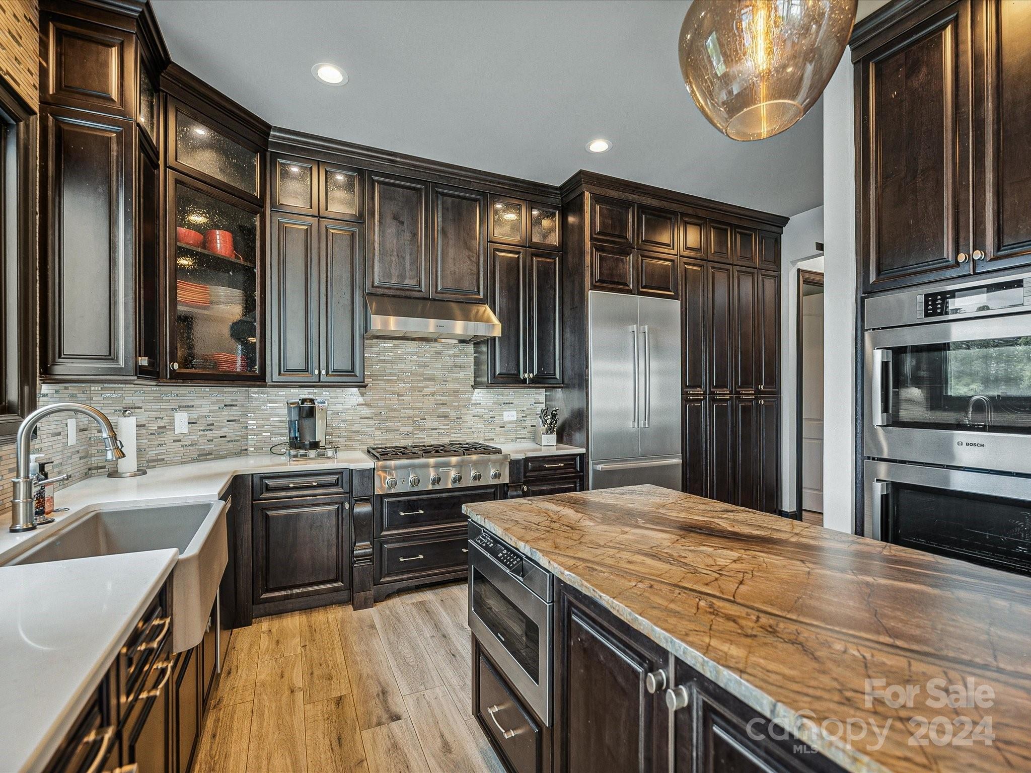 The Peninsula - Residential