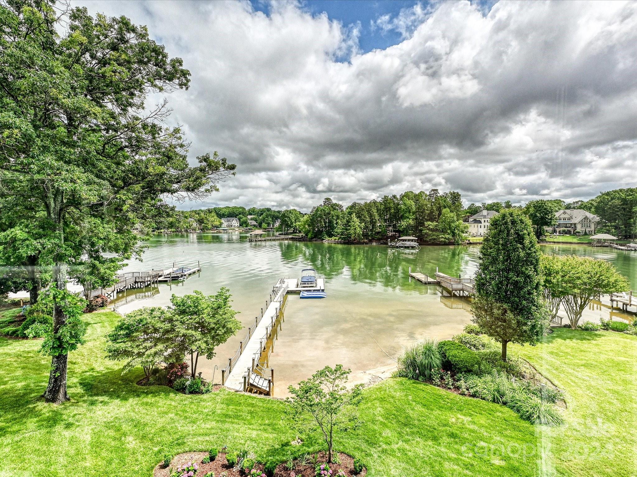 The Peninsula - Residential