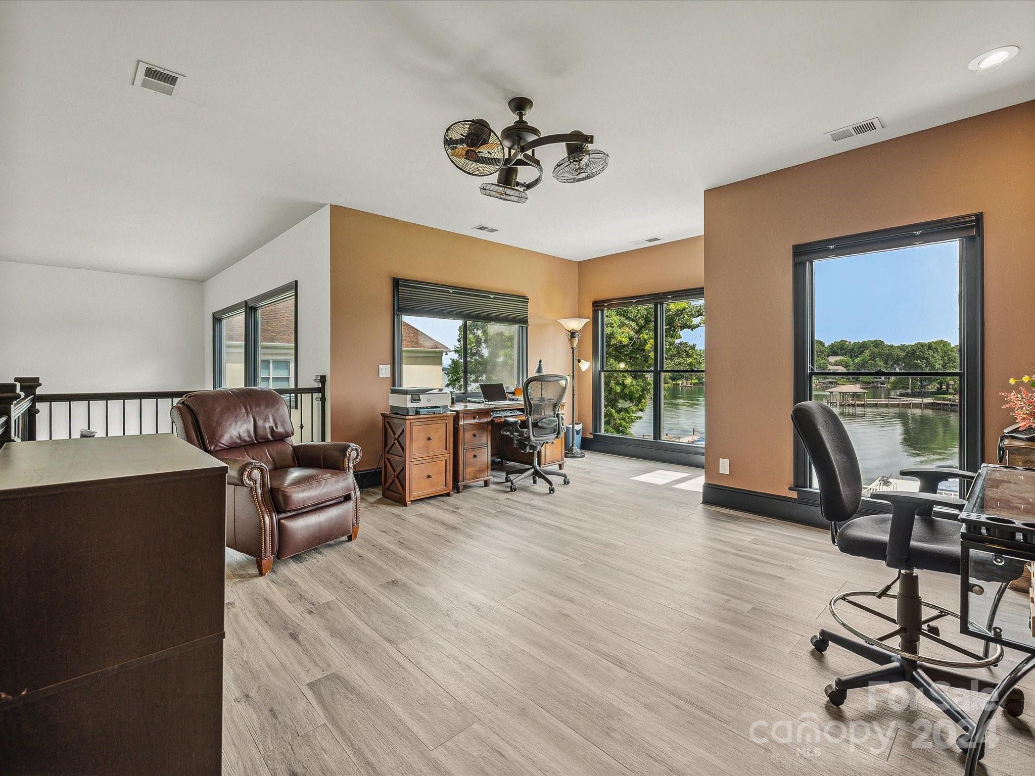 The Peninsula - Residential