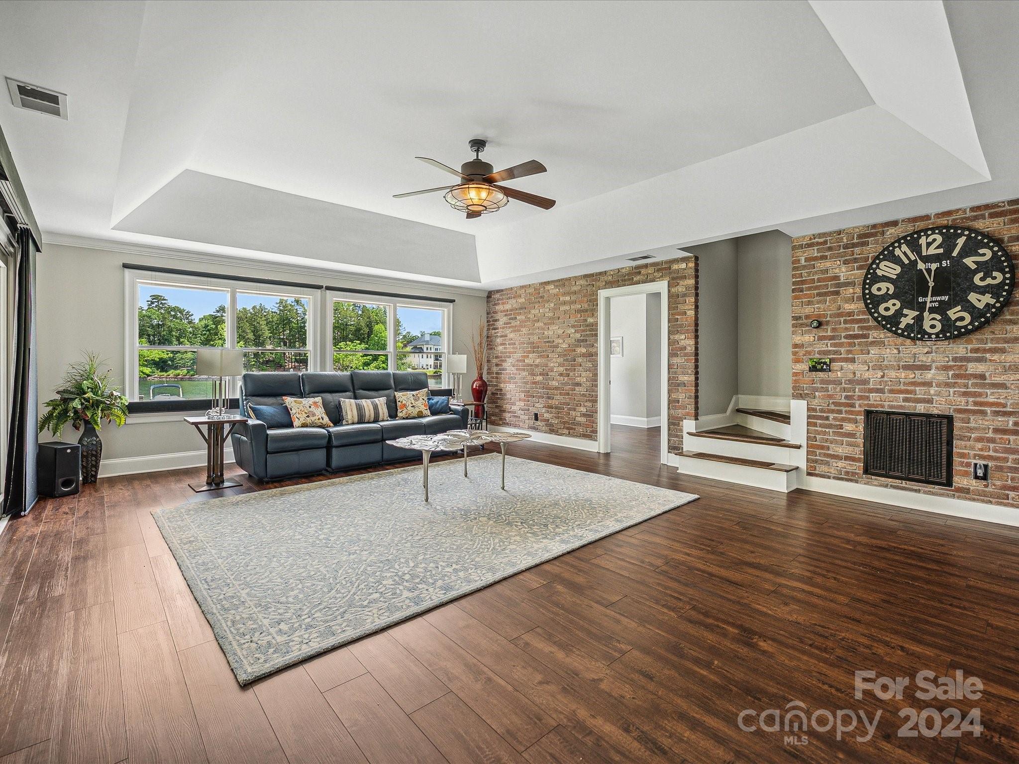 The Peninsula - Residential