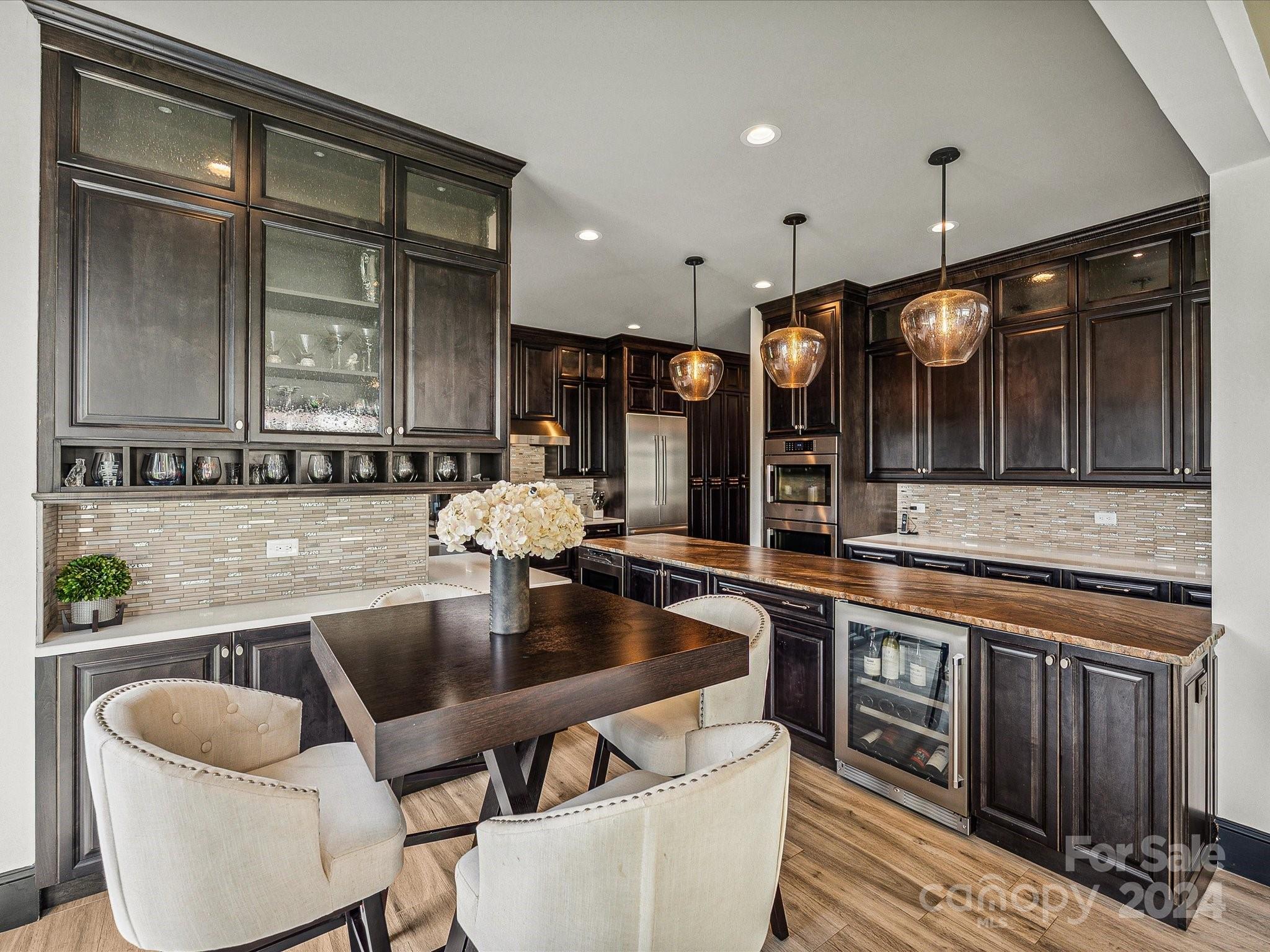 The Peninsula - Residential