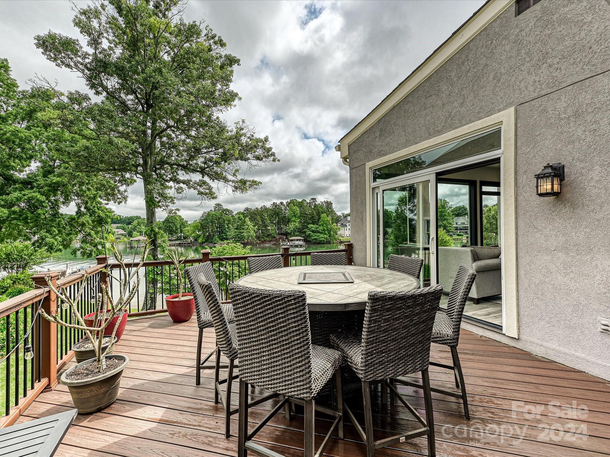 The Peninsula - Residential