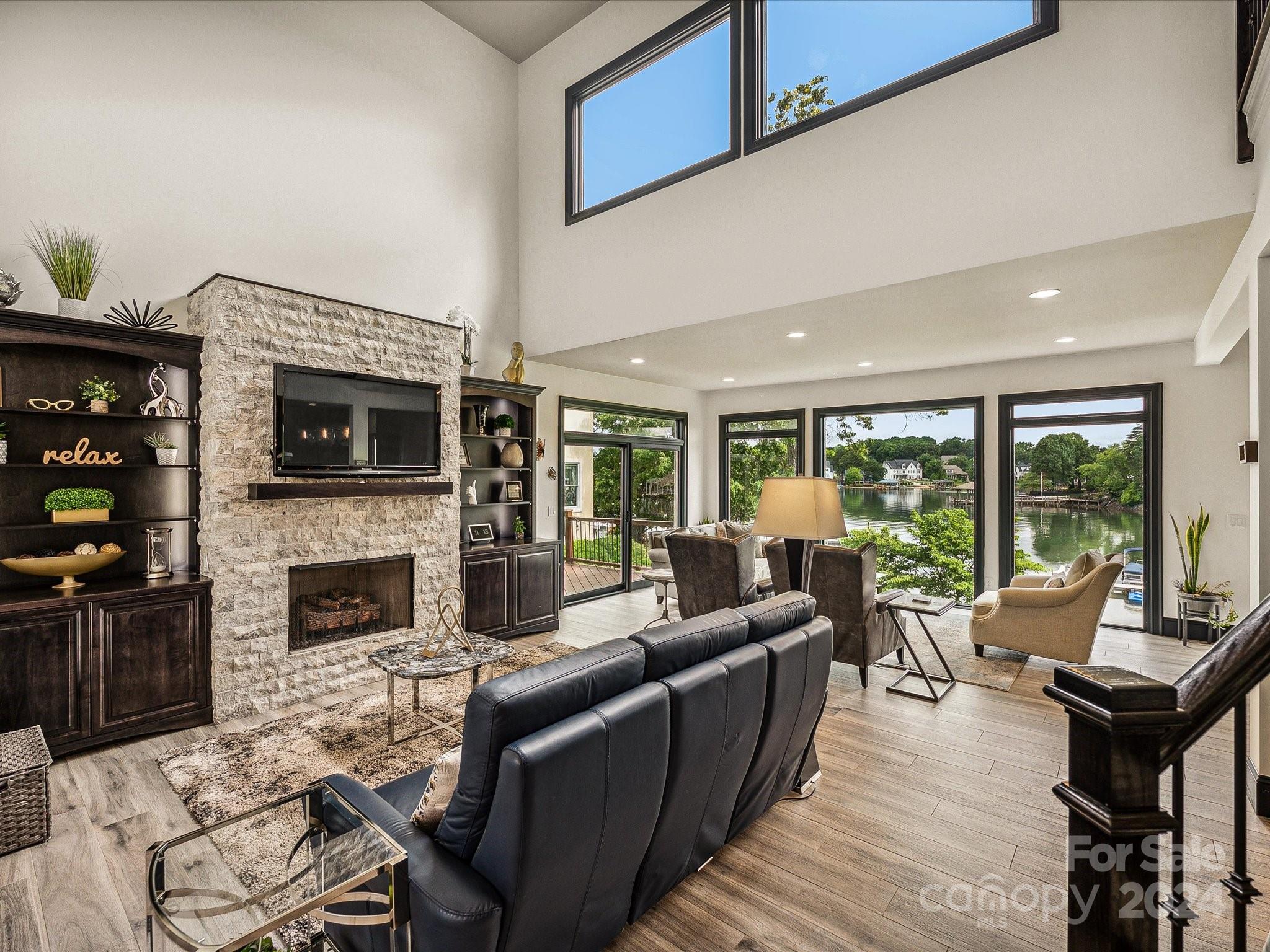 The Peninsula - Residential