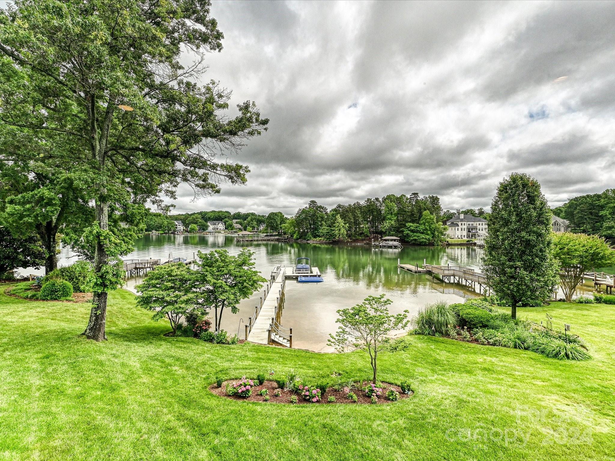 The Peninsula - Residential