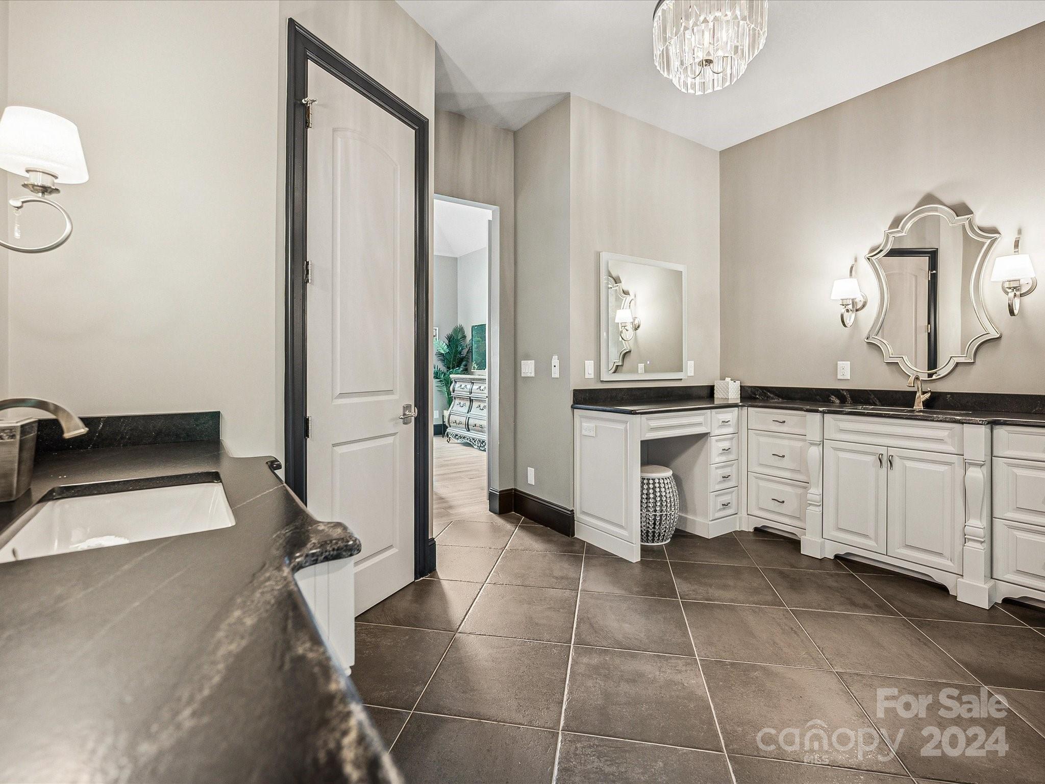 The Peninsula - Residential