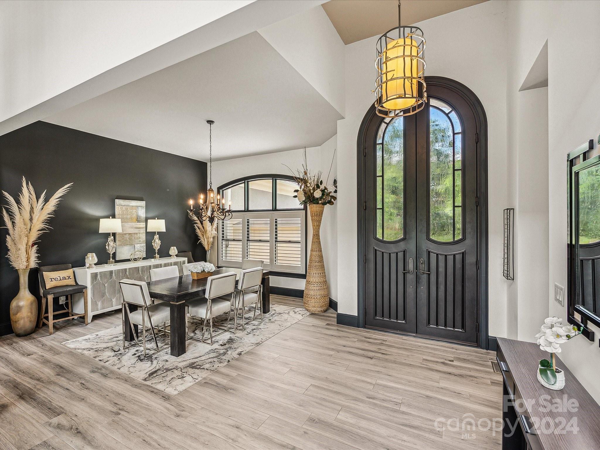 The Peninsula - Residential