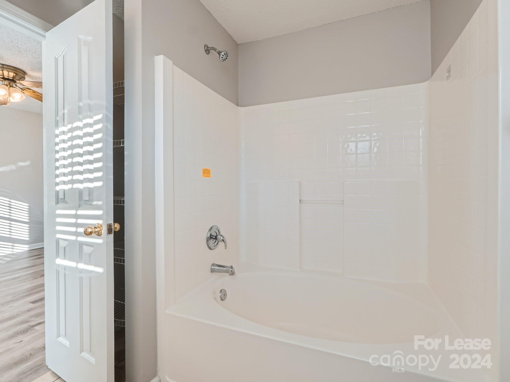 Brownestone - Residential Lease