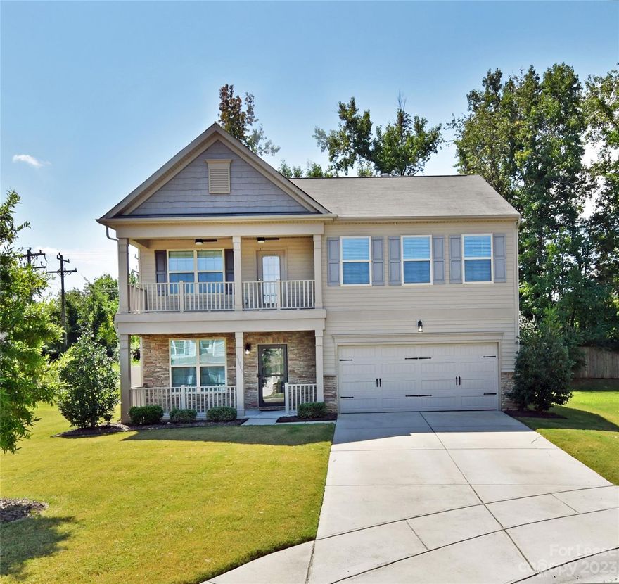 Check out this immaculate property located in Steele Creek!
Situated in a cul-de-sac, this two story, 4-bedroom Charleston
style home is move in ready. It has been freshly painted, has
upgrade maple cabinets, granite counter tops, ceramic back
splash and stainless steel appliances. It also includes washer and
dryer. The open floor plan and upstairs loft area are perfect for
entertainment. Wake up to a stunning primary suite with a
connected balcony to enjoy your morning coffee and a gorgeous
primary bathroom with a walk in closet. The pergola-covered
backyard is also a great place to entertain. The homeowner
handles HOA and lawn care. Ideally located just minutes from
Rt160 and I-485. It is also close to Wylie Lake, great restaurants,
Charlotte Douglas Airport and under 15 minutes to the center of uptown
Charlotte. So if what you are looking for is a turnkey move in
ready home this is it, just pack your belongings and move right in.
