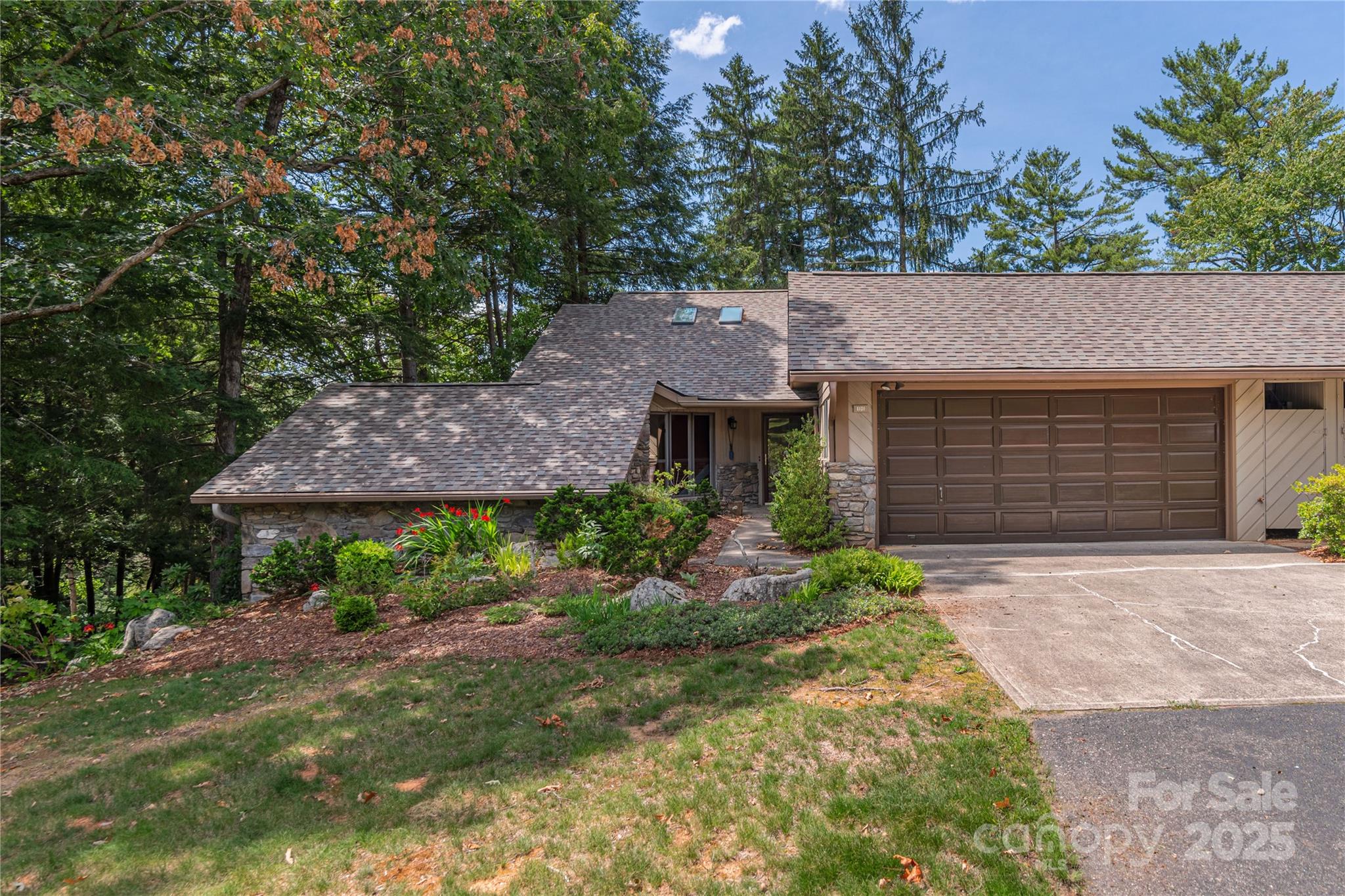 1101 Timber Trail