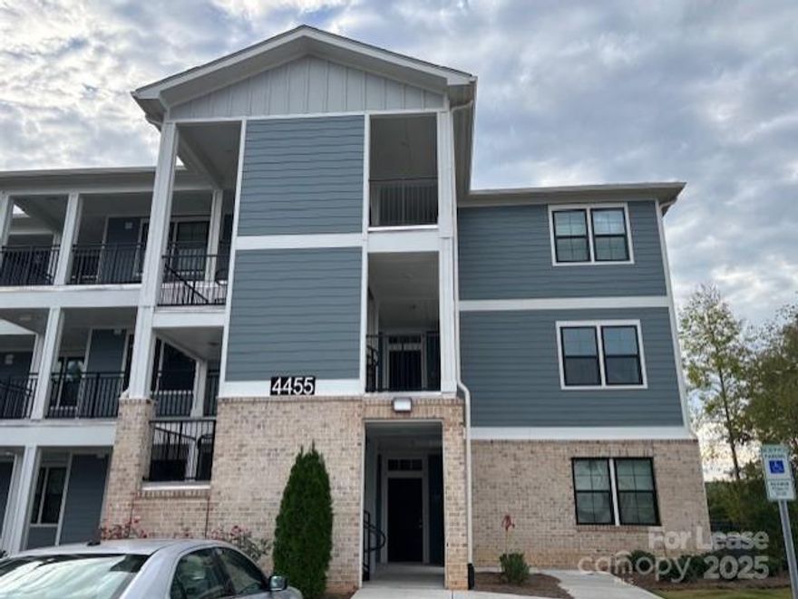 Brand new luxury first floor 2 bed 2 bath condo overlooking Lake Norman. Bright and open floor plan featuring luxury vinyl plank flooring in common areas, tile in bathrooms and carpet in the bedrooms with walk in closet, beautiful kitchen with stainless steel appliances, quartz countertops, tiled backsplash and more! Nice covered back patio overlooks the community pool and the lake. Community features are outdoor pool, fire pit area, lake access(kayaks). 
Mandatory Resident Benefits Package is an additional $25/mo and offers many great benefits (air filter delivery service, 24/7 maintenance, maintenance reimbursement for unintended charges/lock outs, credit building, rewards program, utility connection concierge, and more!)