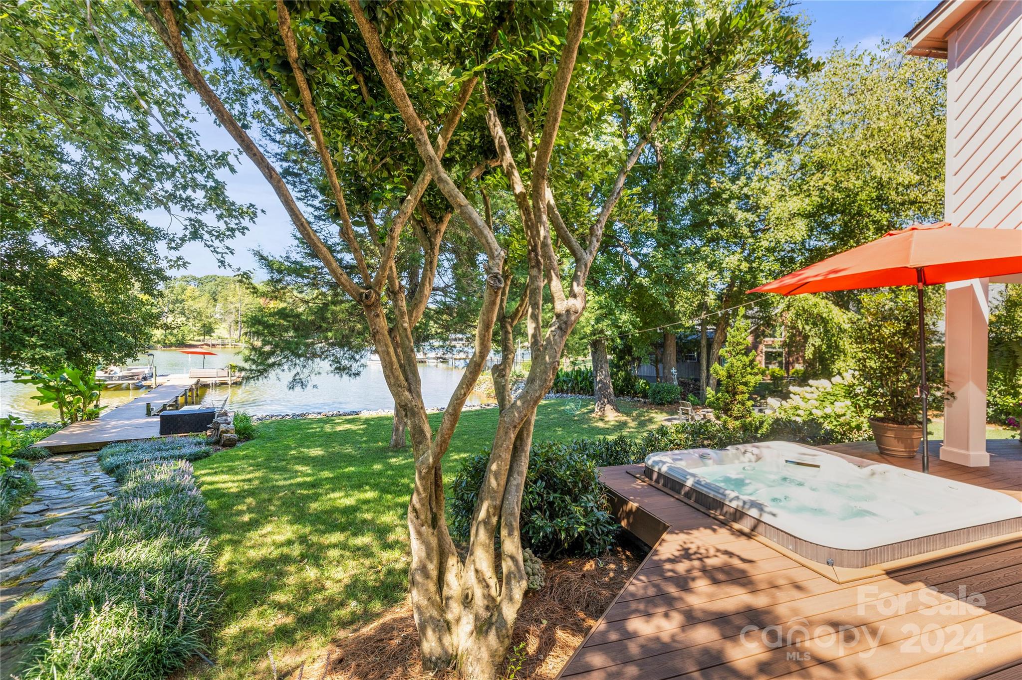 Malibu Pointe - Residential