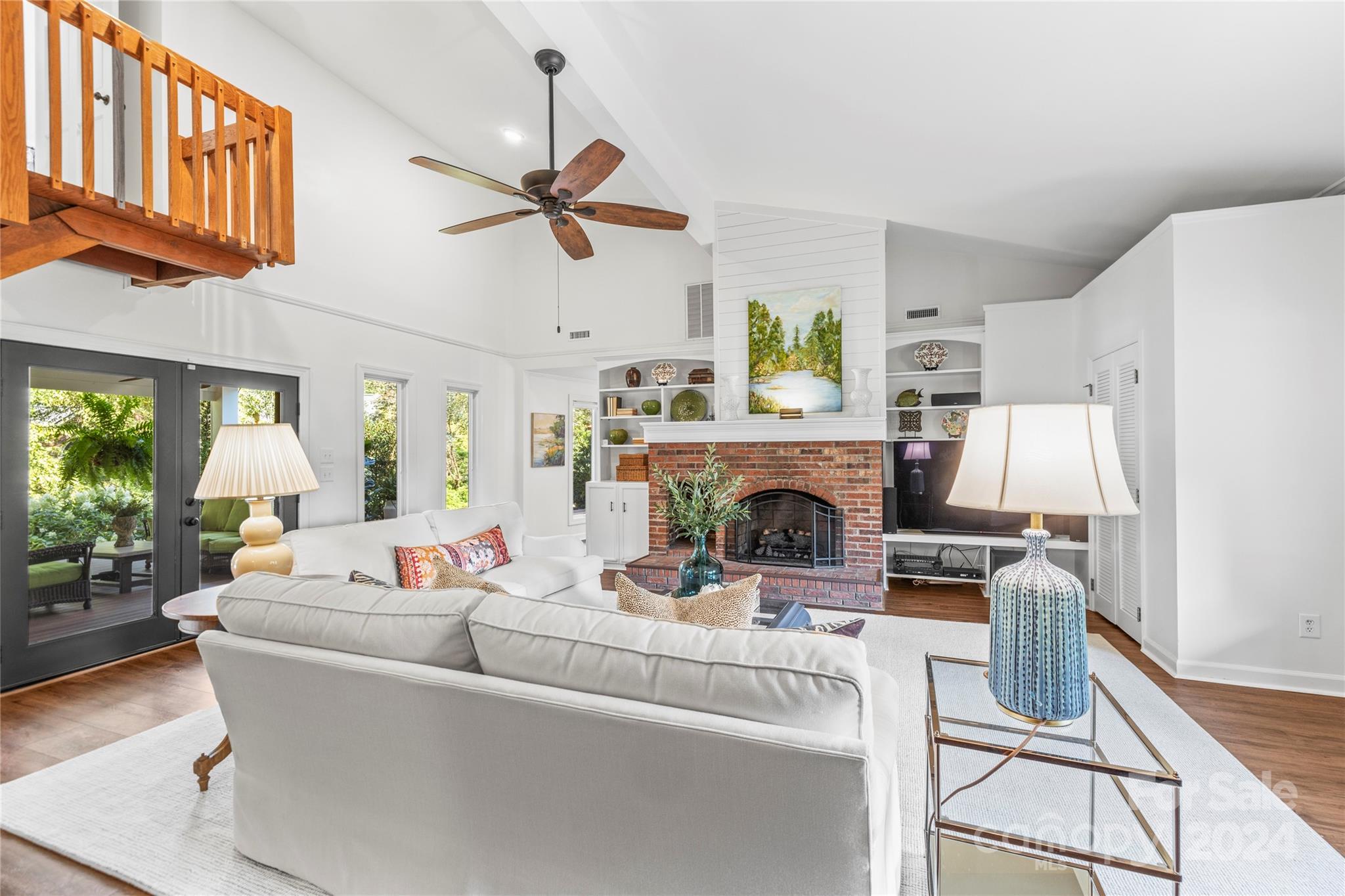 Malibu Pointe - Residential