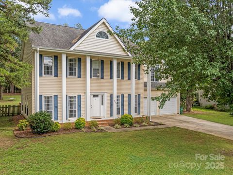 Photo of 8048 Hunley Ridge Road, Matthews, NC 28104 (MLS # 4301491)