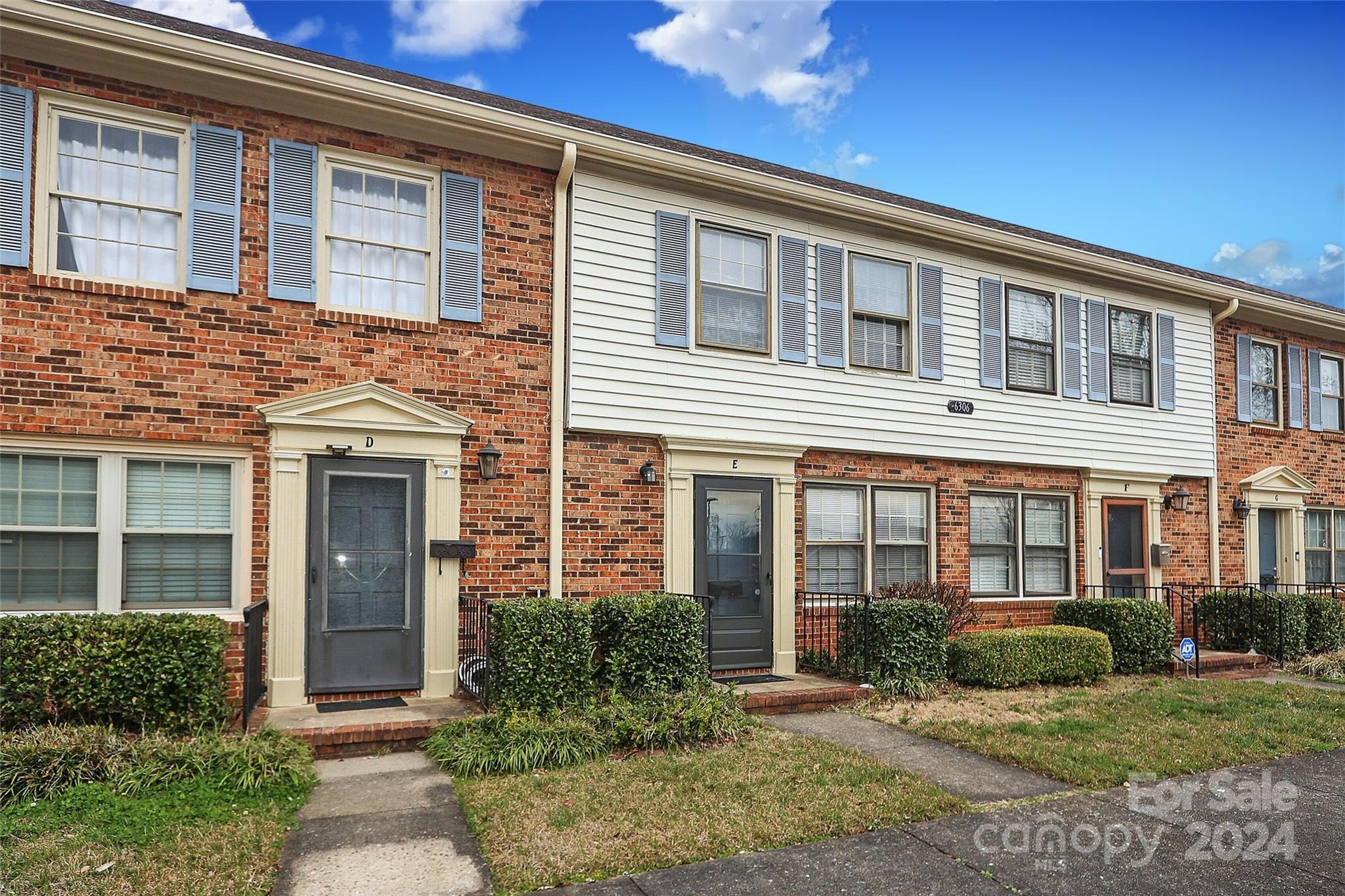 Carriage House - Residential