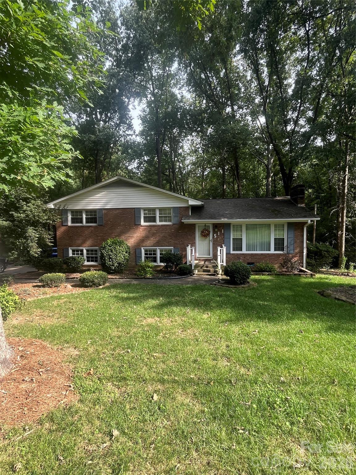 511 Crestview Drive