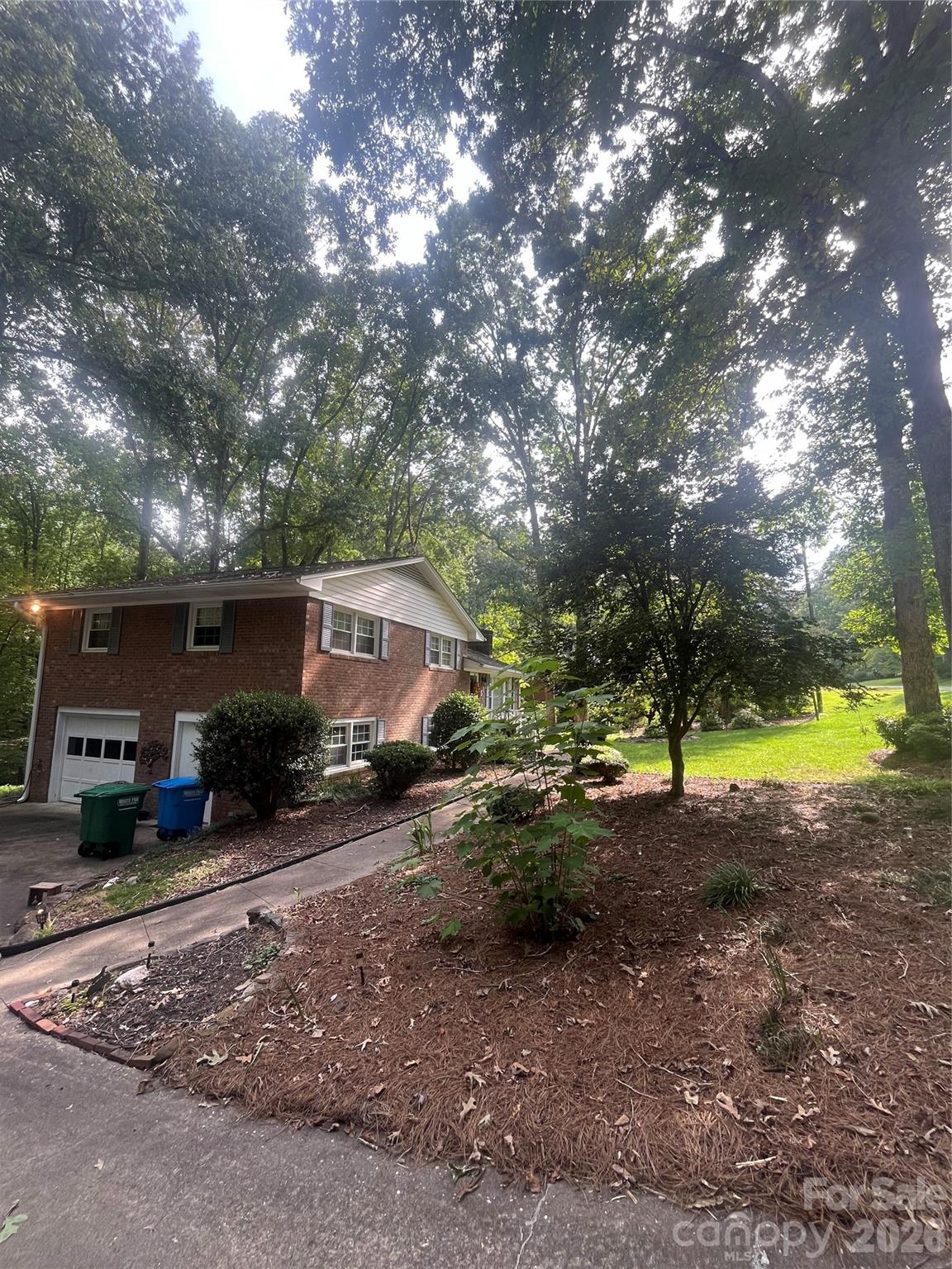 511 Crestview Drive