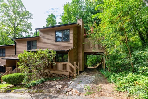 Photo of 404 Buck Cove Terrace, Asheville, NC 28805 (MLS # 4418908)