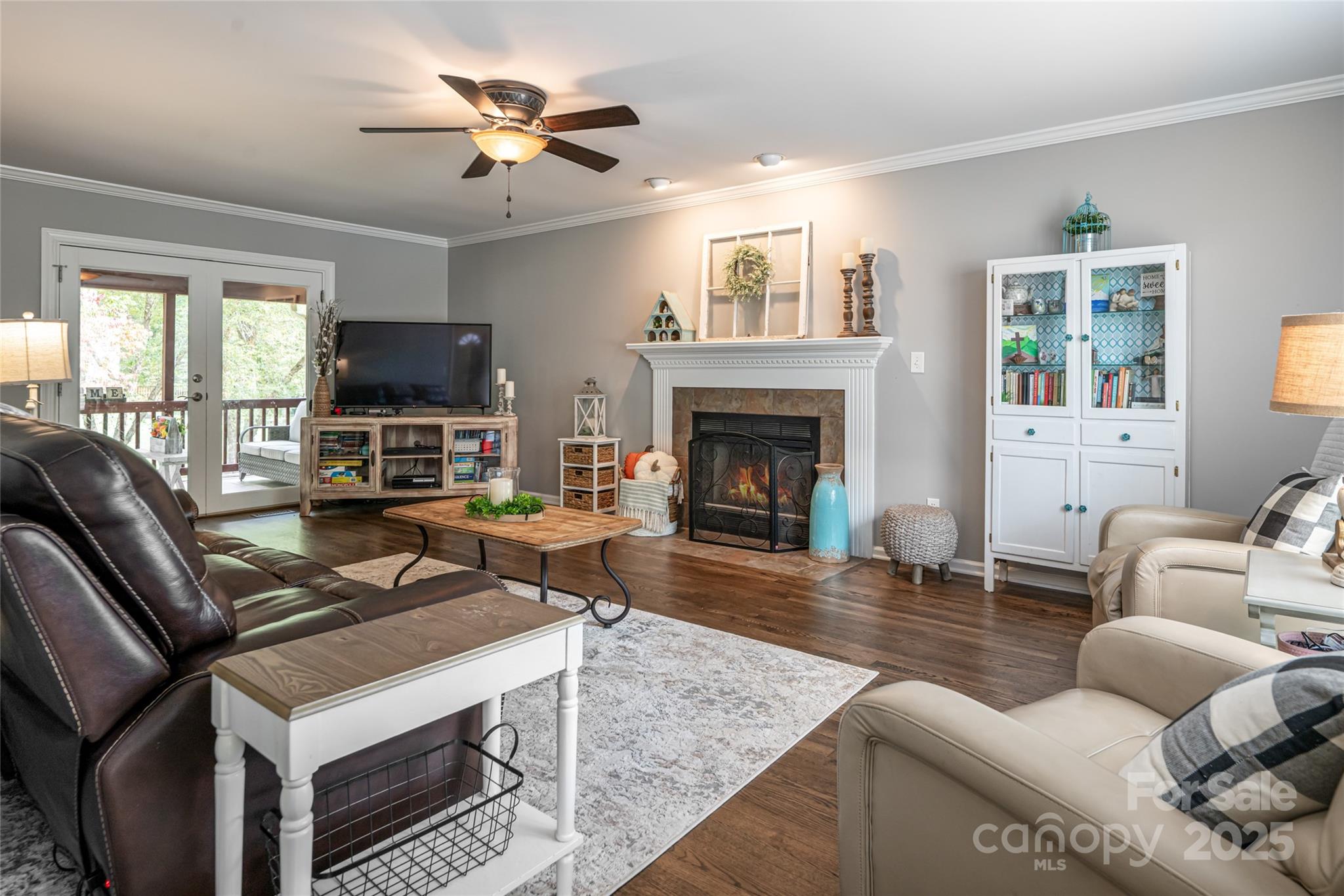 49 Whispering Oak Court