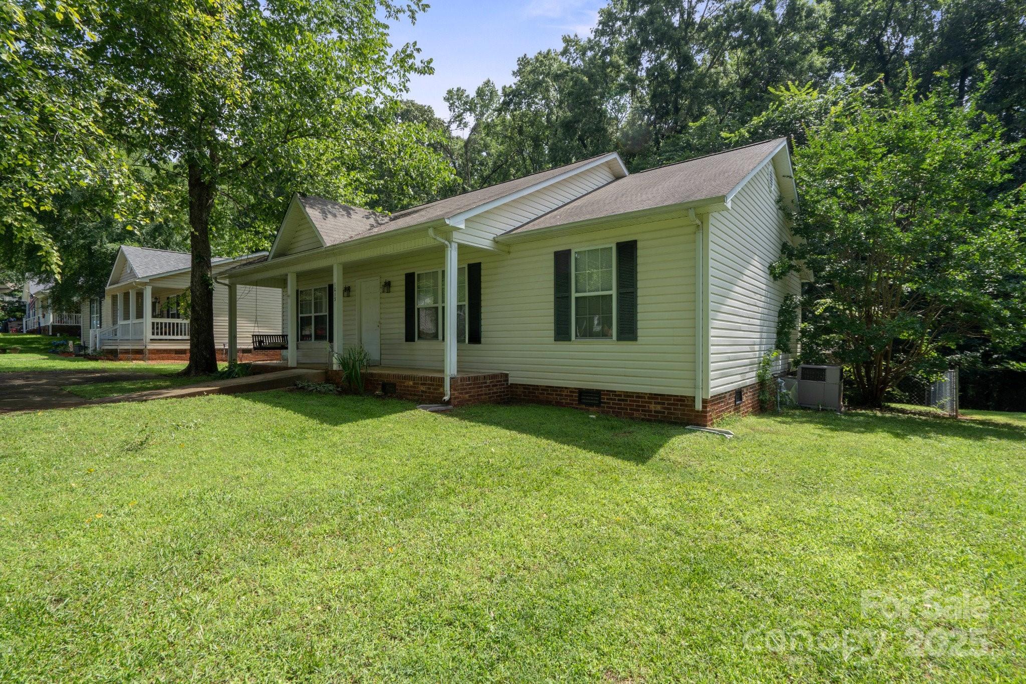 1013 Ashwood Place