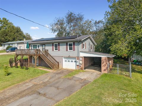 84 Candlelight Circle Clyde NC 28721