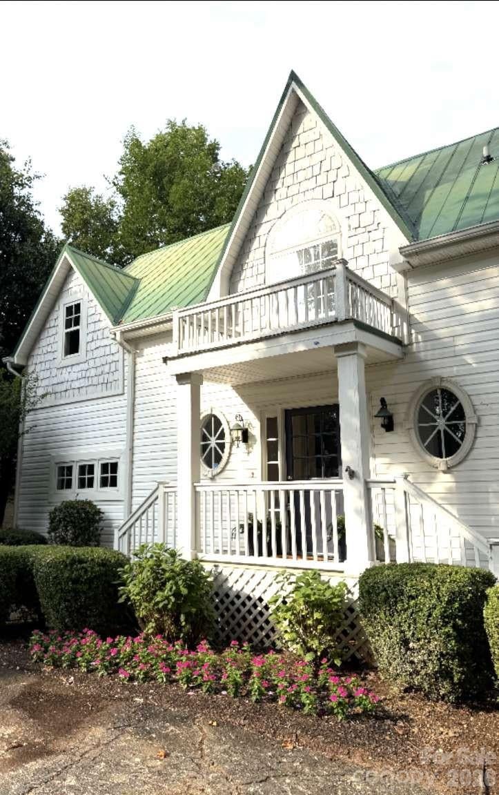 537 Stutts Road
