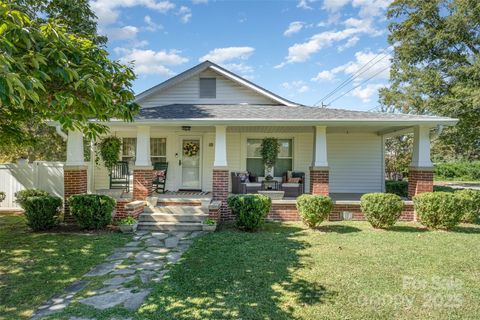Photo of 10 Willowbrook Drive NW, Concord, NC 28027 (MLS # 4314328)