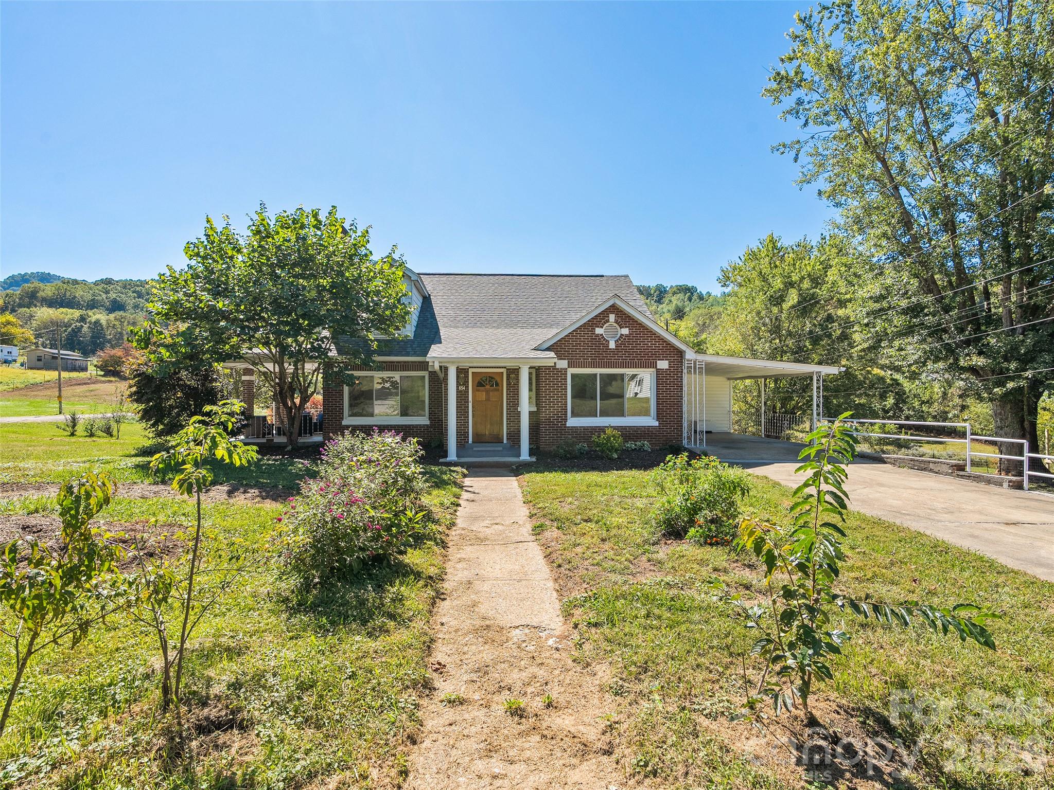 654 Ratcliff Cove Road