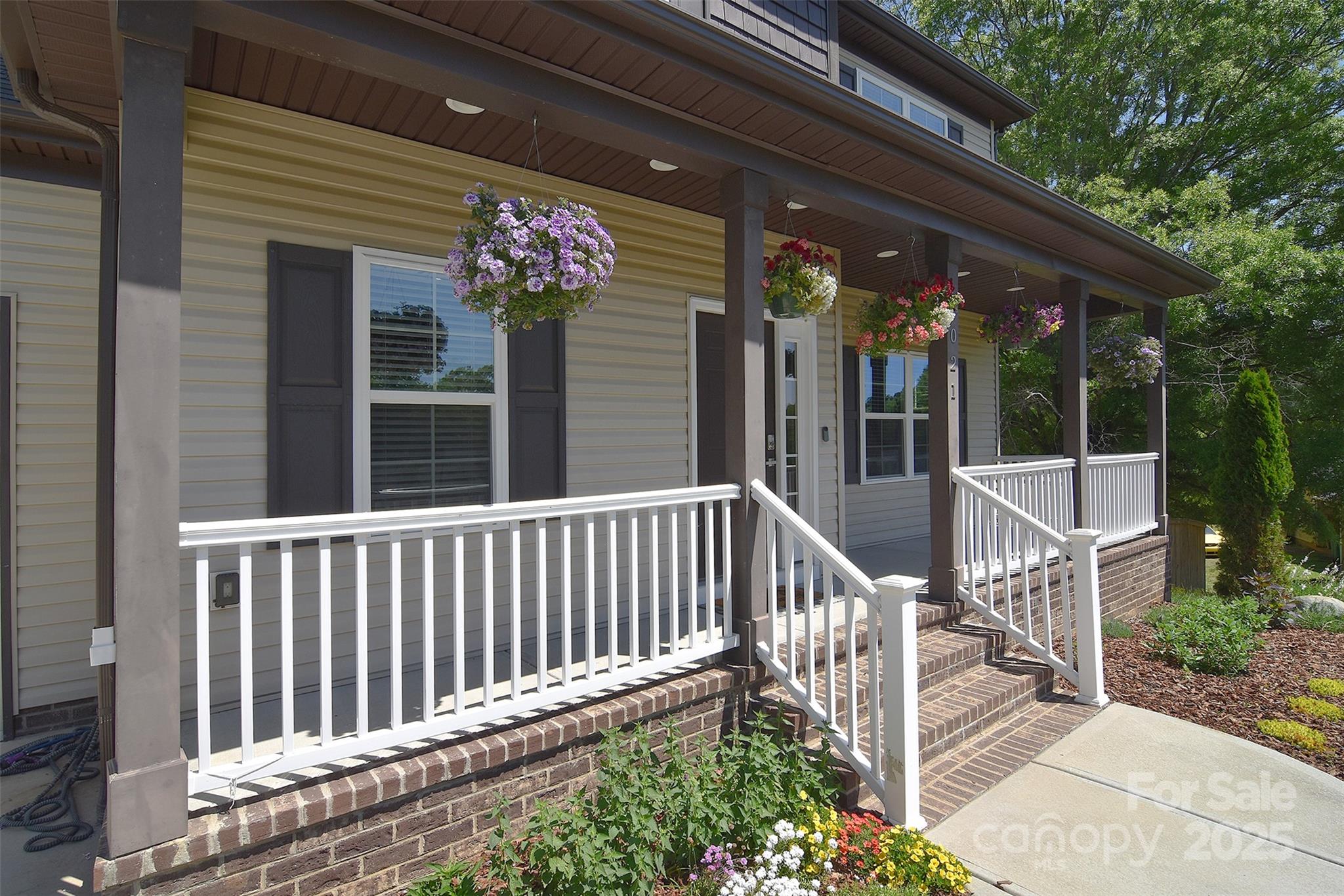 1021 Vickie Lane
