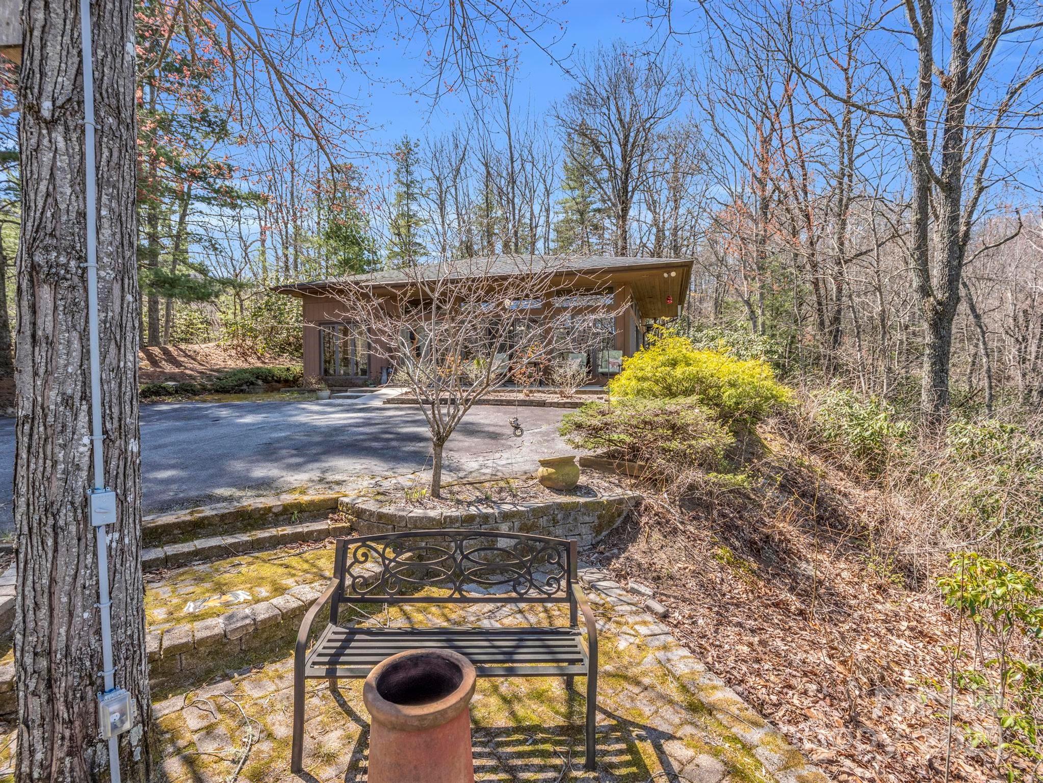 828 Foster Hill Drive