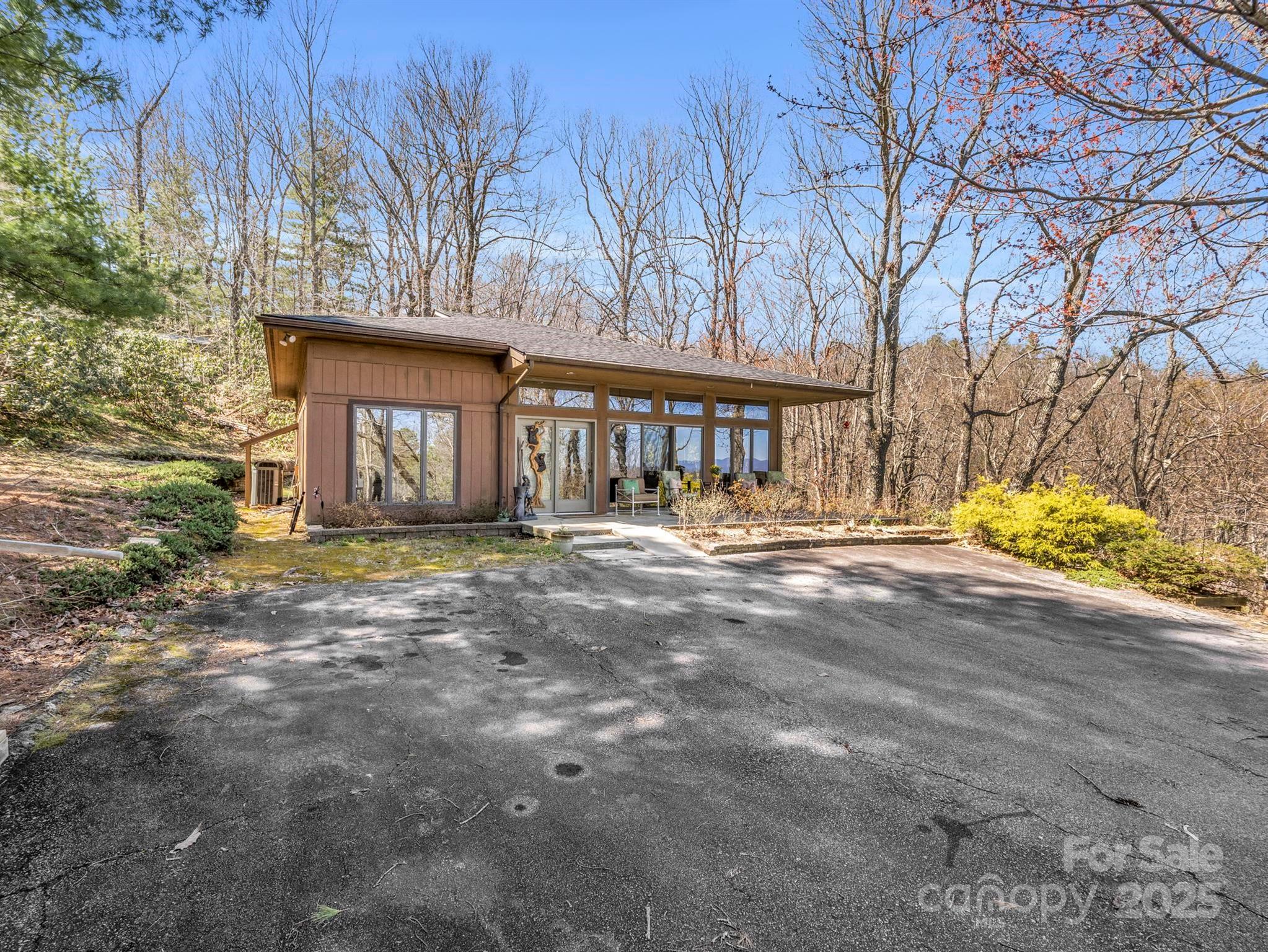 828 Foster Hill Drive