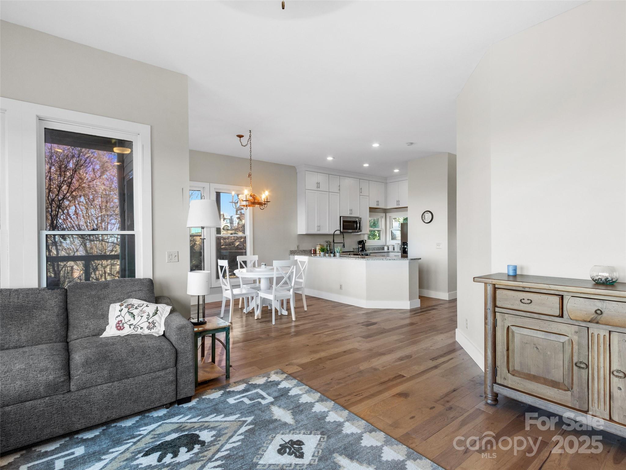 140 Slickrock Road F4